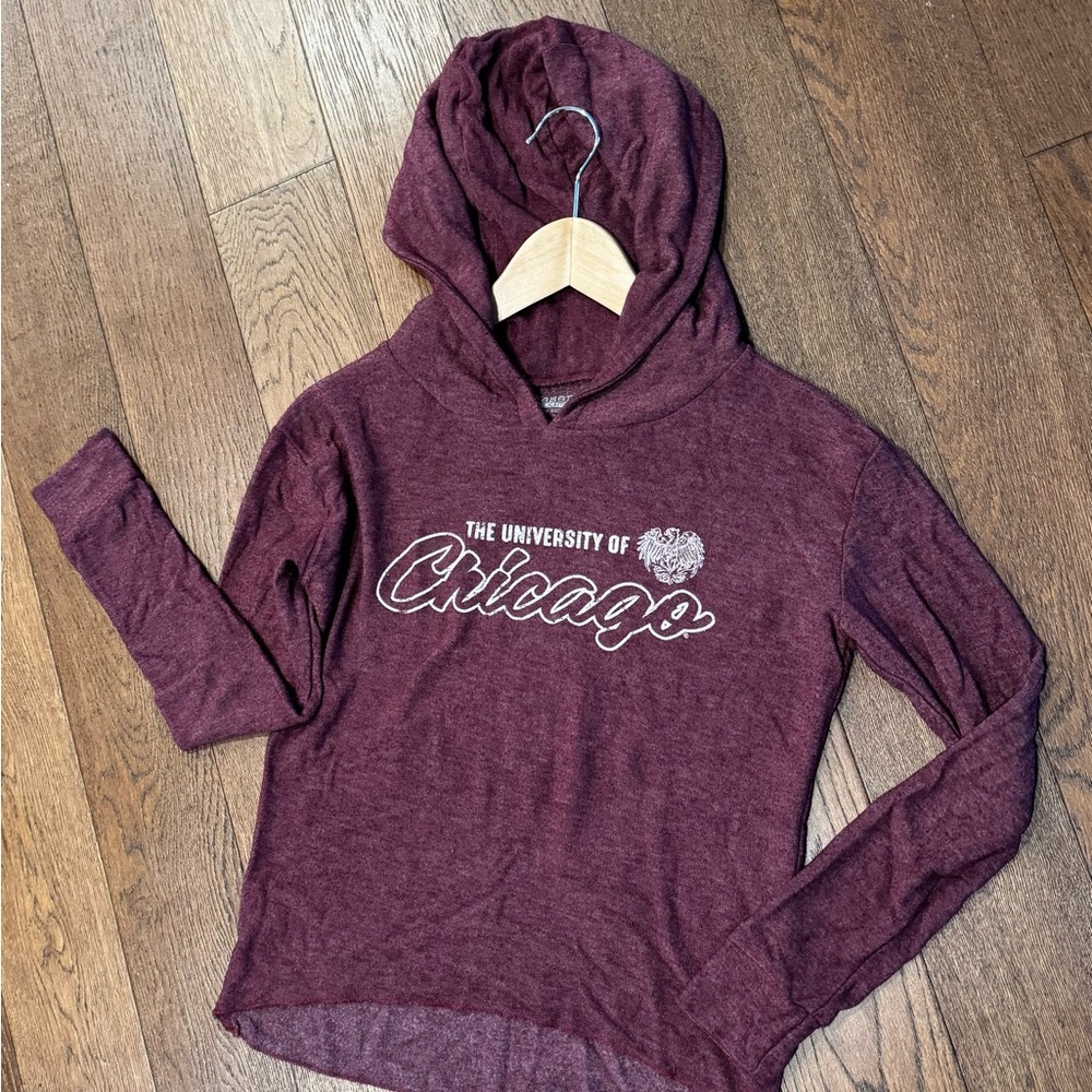 University of Chicago Women’s lightweight hoodie, size medium, EUC, rarely worn.
